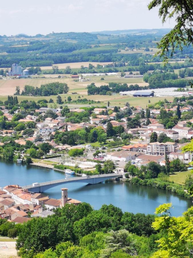 Le Coq En Repos Saint-Sylvestre-sur-Lot Exterior foto